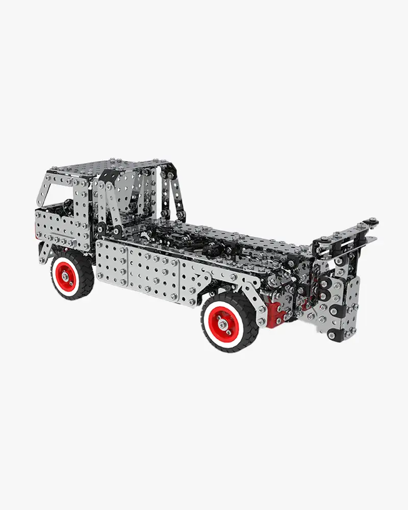 Achteraanzicht bergingswagen met rode velgen