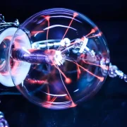 Plasmastralen in de bol van de Plasma Spin bouwpakket