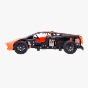 Open zijaanzicht oranje Lamborghini